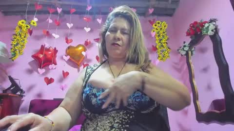 Snapshot of hanna_mature01 chatting on February 12, 12:49 am Hanna online show from February 12, 12:49 am