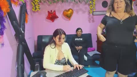 Snapshot of hanna_mature01 chatting on February 26, 11:53 am Hanna online show from February 26, 11:53 am