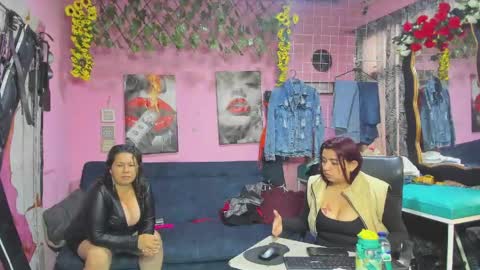 Snapshot of hanna_mature01 chatting on May 16, 12:15 pm Hanna online show from May 16, 12:15 pm