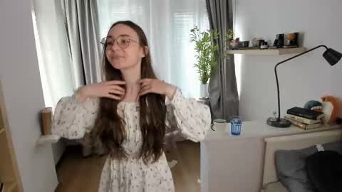 Nicole online show from March 23, 8:40 am