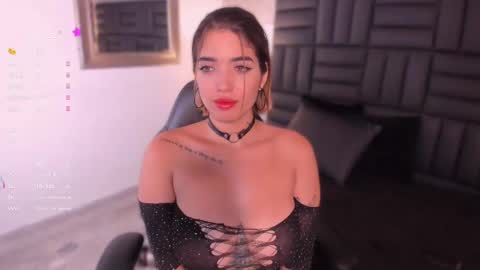 Snapshot of hanna_vasquez chatting on February 4, 8:28 pm Hanna online show from February 4, 8:28 pm