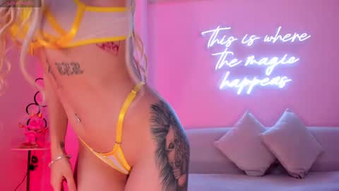  Hanna Connor  online show from February 13, 10:43 pm