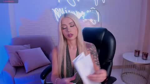  Hanna Connor  online show from March 8, 8:57 pm