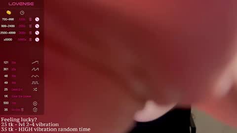 Snapshot of hannah_allin chatting on December 22, 8:28 pm Hannah Allin online show from December 22, 8:28 pm