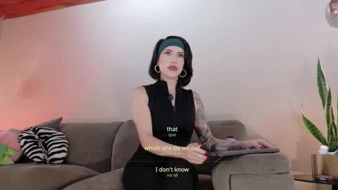 Hannah  online show from February 28, 12:55 am