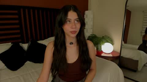 Hannah online show from April 21, 10:34 pm