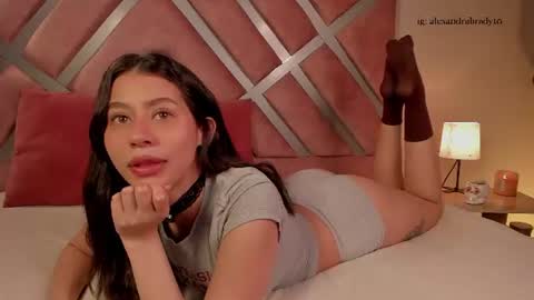 Hannah online show from July 16, 8:37 pm