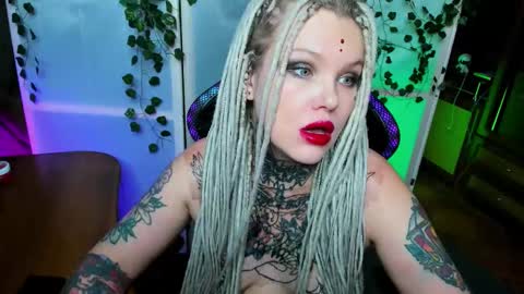 Hannah online show from November 11, 10:26 am