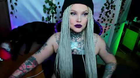 Hannah online show from November 24, 10:53 pm