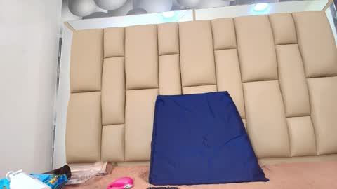 hannah_teehn online show from November 25, 7:14 pm