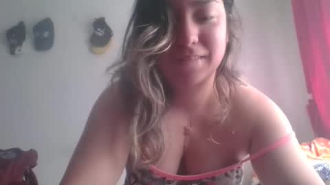 Snapshot of hannahevans2 chatting on February 5, 2:22 pm hannahevans2 online show from February 5, 2:22 pm