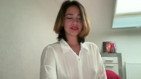 hannahinto online show from July 1, 2:51 pm