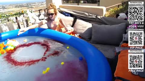 Hannah James online show from March 30, 5:14 pm