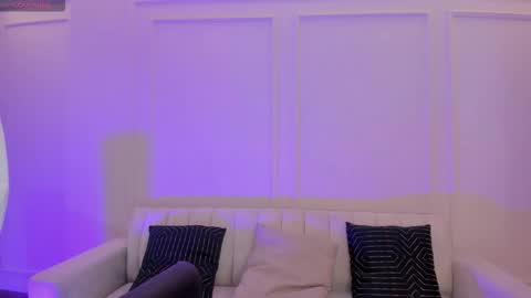 HANNAH J online show from February 18, 12:34 pm