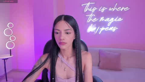 HANNAH J online show from June 21, 5:26 pm