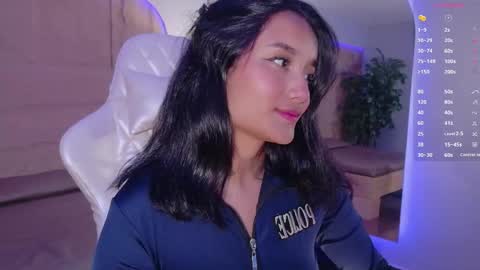 hannahmonttgomery  Help me reach 100 Hands up online show from April 13, 5:07 pm