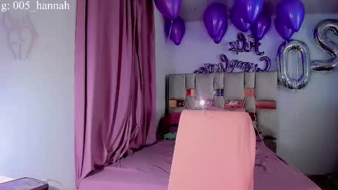 hannahsmit_ online show from October 26, 4:40 am