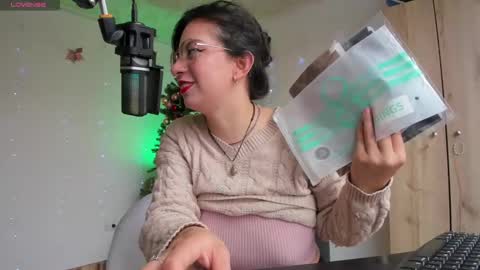   hannasofia x        Schedule 700 -1400GTM-5 online show from December 2, 3:03 pm