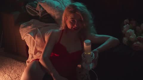 Snapshot of hannasthesia chatting on March 10, 3:45 am Hanna online show from March 10, 3:45 am