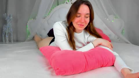 Hannavanilla online show from April 12, 1:21 am