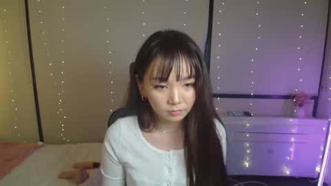 Snapshot of hannavibe chatting on March 8, 9:50 am HannaVibe online show from March 8, 9:50 am