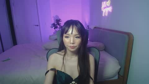 Snapshot of hannavibe chatting on March 19, 9:24 am HannaVibe online show from March 19, 9:24 am