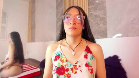 hannawen_ online show from March 15, 8:15 pm