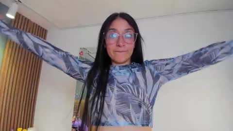 Snapshot of hannawen_ chatting on July 16, 3:45 am hannawen_ online show from July 16, 3:45 am