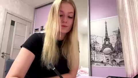 Snapshot of hannawindholz chatting on July 11, 12:35 am Kate online show from July 11, 12:35 am