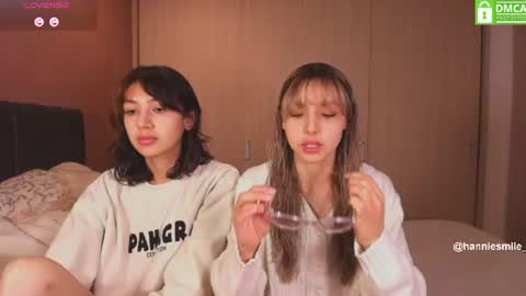Snapshot of hanniesmile_ chatting on June 22, 9:23 pm Hannie online show from June 22, 9:23 pm