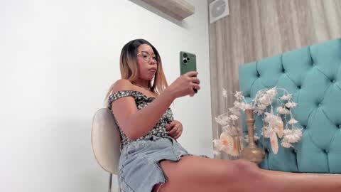 Snapshot of hannnafoxx chatting on December 20, 10:27 am online show from December 20, 10:27 am