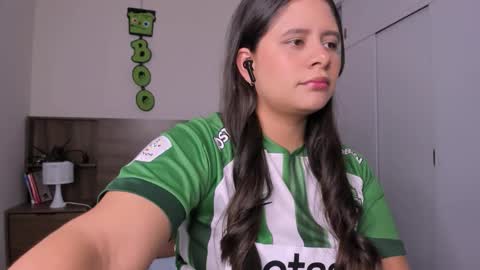 taylor live   online show from October 22, 7:35 pm