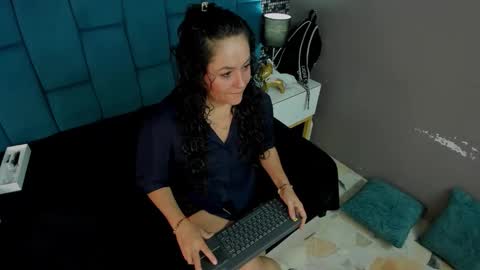 Hanny  online show from December 19, 12:01 pm