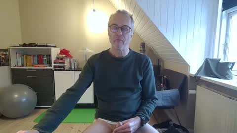 Snapshot of hanse_1 chatting on December 30, 10:53 am Hanse online show from December 30, 10:53 am