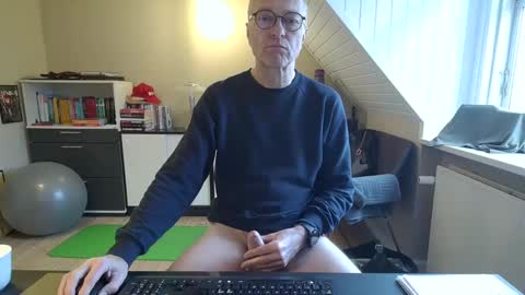 Snapshot of hanse_1 chatting on January 16, 9:37 am Hanse online show from January 16, 9:37 am