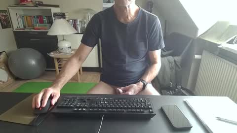 Snapshot of hanse_1 chatting on October 11, 1:53 pm Hanse online show from October 11, 1:53 pm