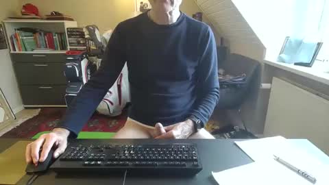 Snapshot of hanse_1 chatting on March 23, 6:50 am Hanse online show from March 23, 6:50 am