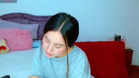 Snapshot of hanssel_tess chatting on February 24, 7:34 pm isabella online show from February 24, 7:34 pm