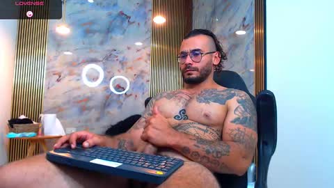 hanz_col online show from December 26, 4:21 am