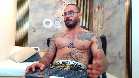 hanz_col online show from January 25, 4:34 am