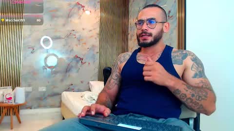 hanz_col online show from February 6, 9:11 am