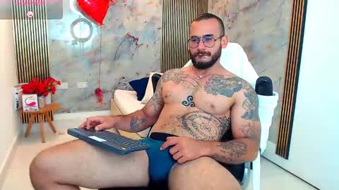 hanz_col online show from February 11, 4:22 am