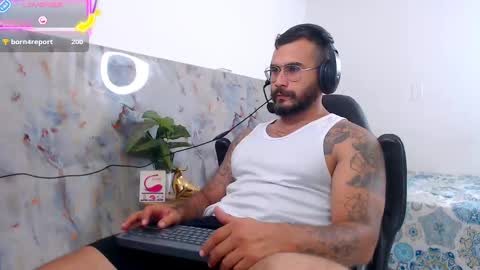 hanz_col online show from September 8, 5:34 pm