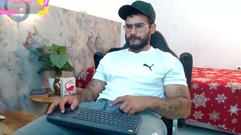 hanz_col online show from October 13, 3:01 pm