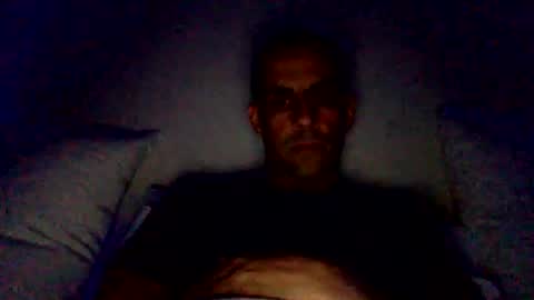 Snapshot of happy2334 chatting on December 2, 1:02 pm skysky6969 online show from December 2, 1:02 pm