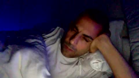 Snapshot of happy2334 chatting on December 22, 3:11 pm skysky6969 online show from December 22, 3:11 pm