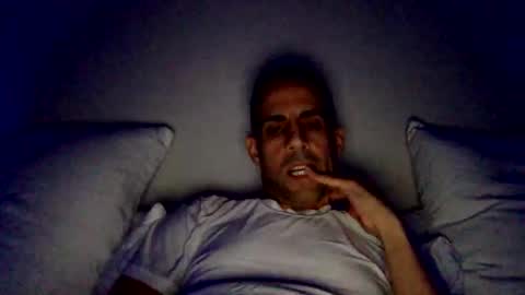 Snapshot of happy2334 chatting on December 31, 2:25 pm skysky6969 online show from December 31, 2:25 pm