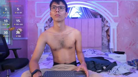 happy_cream_ online show from December 4, 7:56 pm