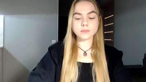 happy_fox_ online show from January 22, 9:21 pm