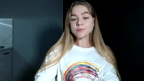 happy_fox_ online show from November 15, 7:10 pm